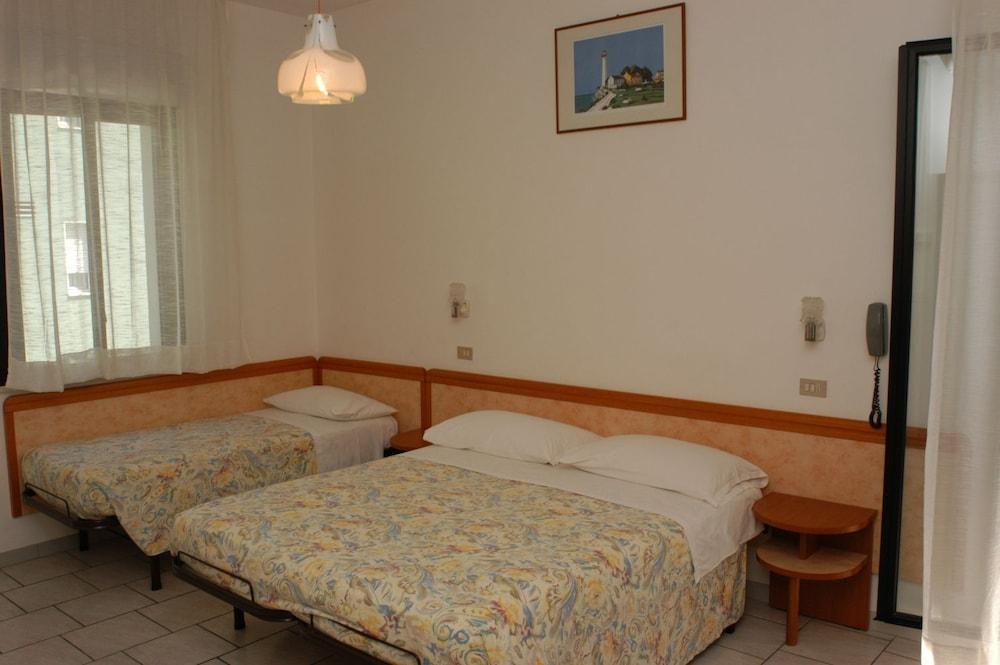 Hotel Roma Residenza Cervia Eksteriør billede